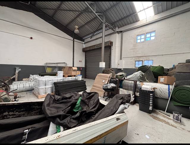 217M² WAREHOUSE TO LET IN EPPING INDUSTRIAL